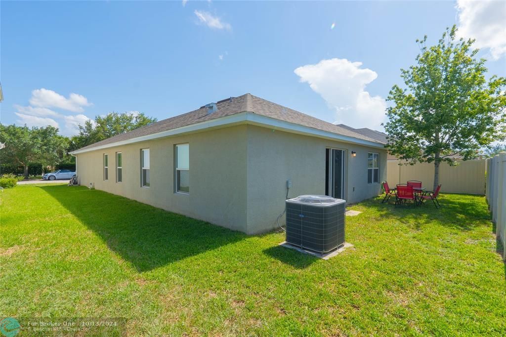 For Sale: $419,000 (3 beds, 2 baths, 1723 Square Feet)