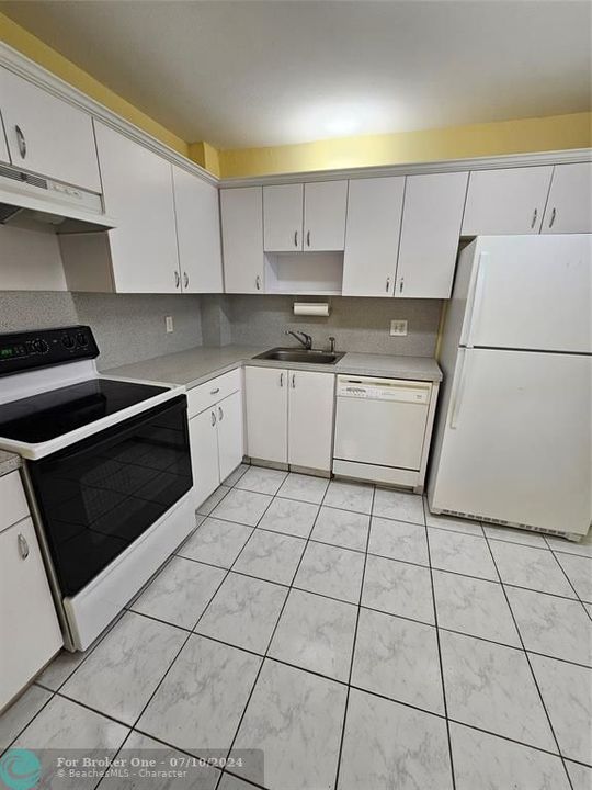 For Sale: $229,900 (2 beds, 2 baths, 1150 Square Feet)
