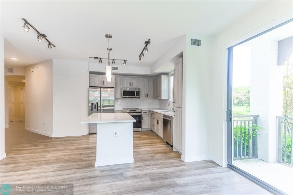 For Sale: $2,719 (2 beds, 2 baths, 1064 Square Feet)