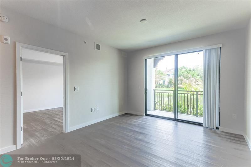 For Sale: $2,719 (2 beds, 2 baths, 1064 Square Feet)