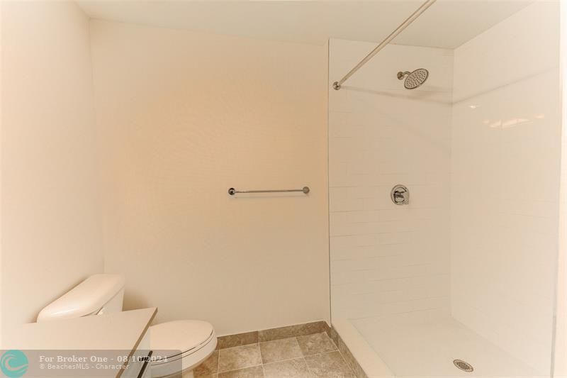 For Sale: $2,719 (2 beds, 2 baths, 1064 Square Feet)