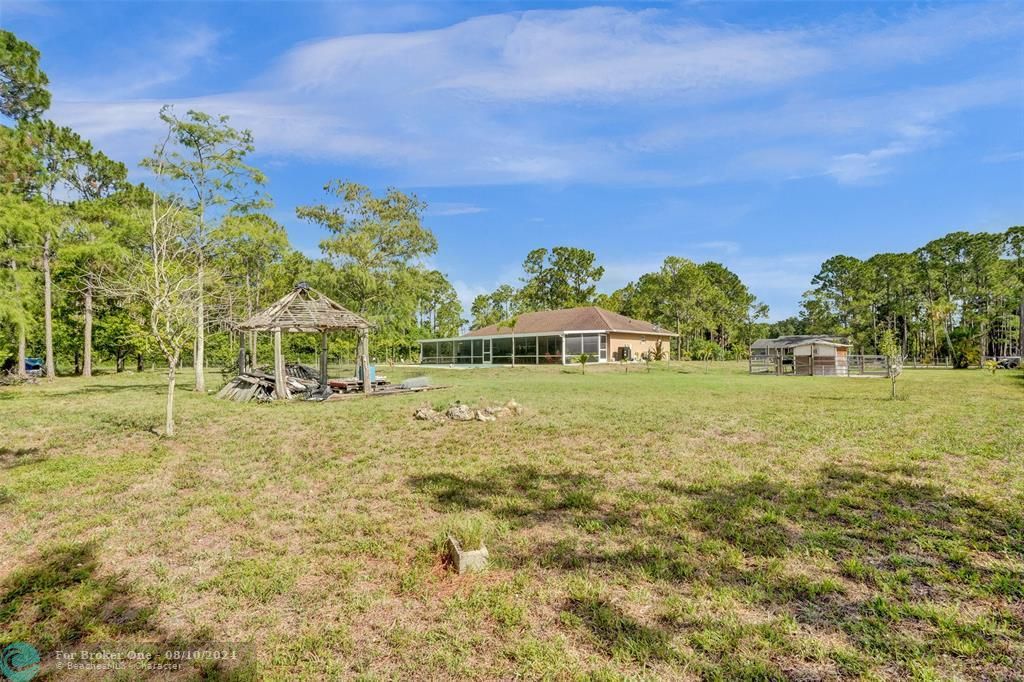 For Sale: $695,000 (3 beds, 2 baths, 1501 Square Feet)