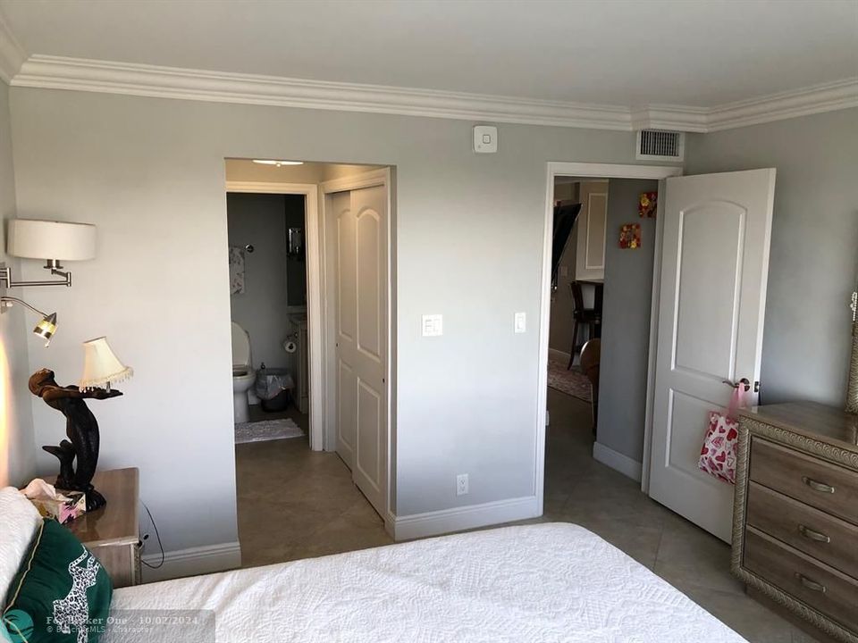 For Rent: $4,900 (2 beds, 2 baths, 1102 Square Feet)