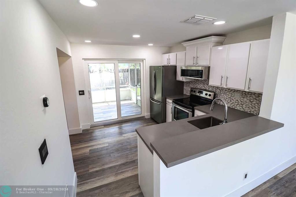 Recently Sold: $399,990 (3 beds, 1 baths, 1117 Square Feet)