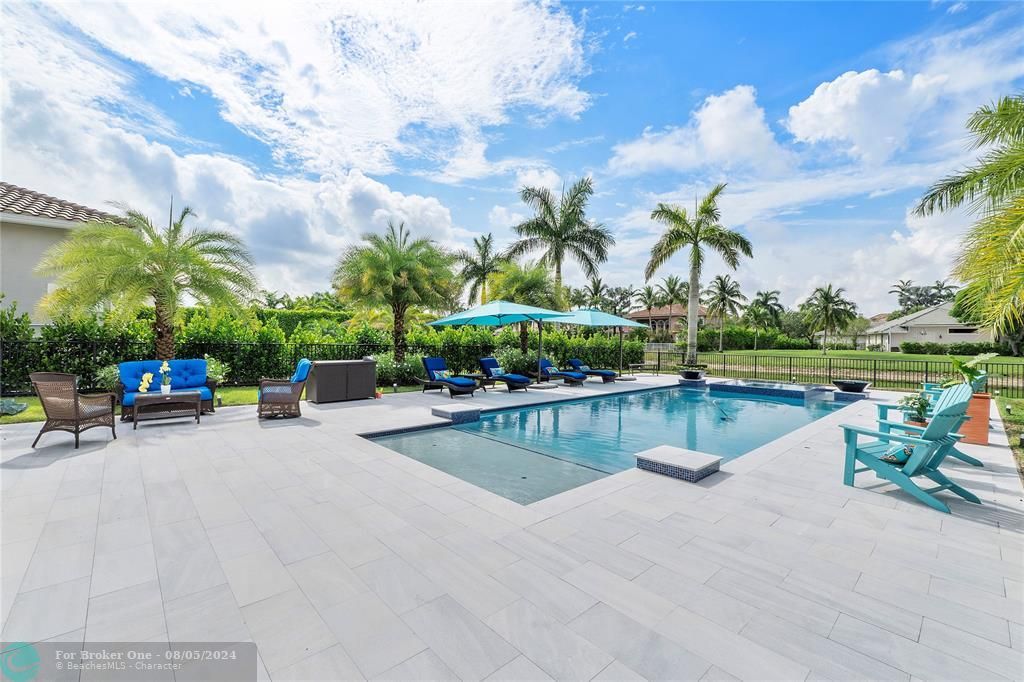 Active With Contract: $2,375,000 (5 beds, 5 baths, 4753 Square Feet)