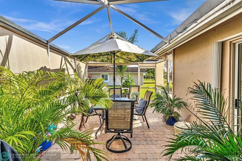 Recently Sold: $365,000 (2 beds, 2 baths, 1180 Square Feet)