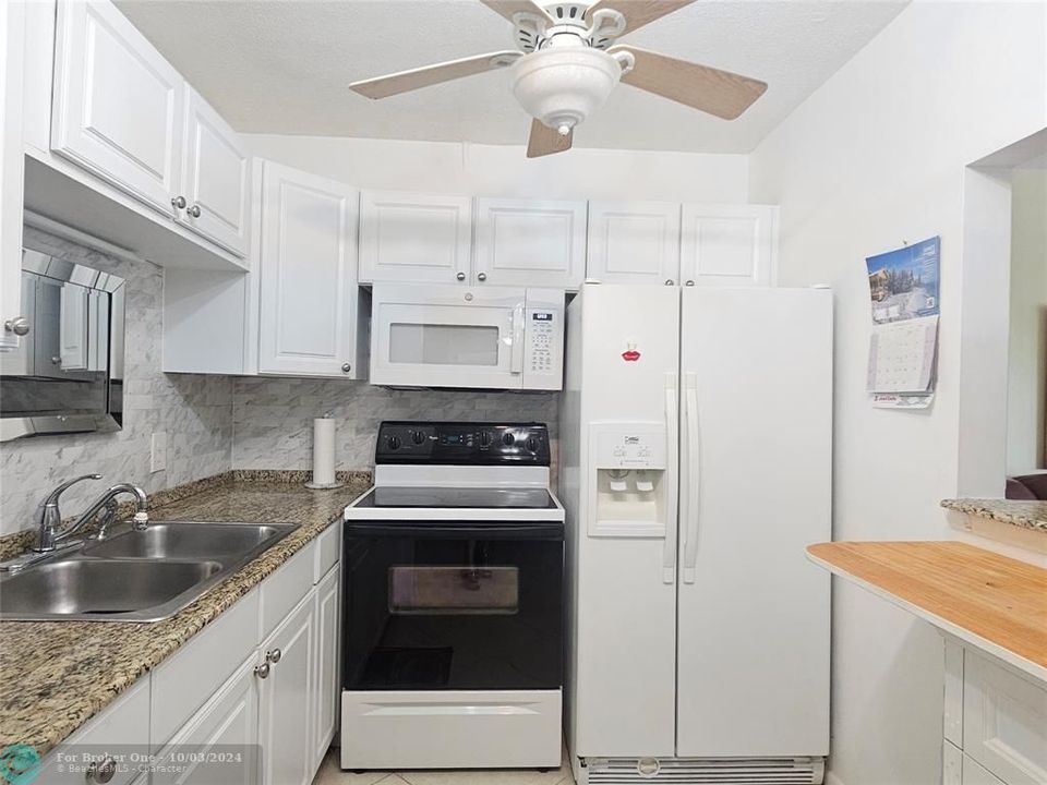 For Sale: $119,000 (1 beds, 1 baths, 708 Square Feet)