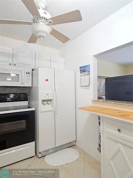 For Sale: $119,000 (1 beds, 1 baths, 708 Square Feet)