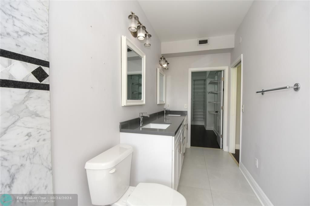 For Sale: $499,000 (2 beds, 2 baths, 1388 Square Feet)