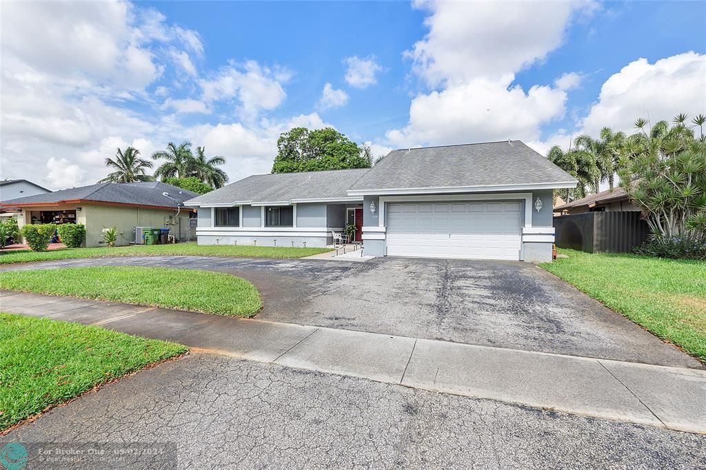 For Sale: $695,000 (4 beds, 2 baths, 1950 Square Feet)