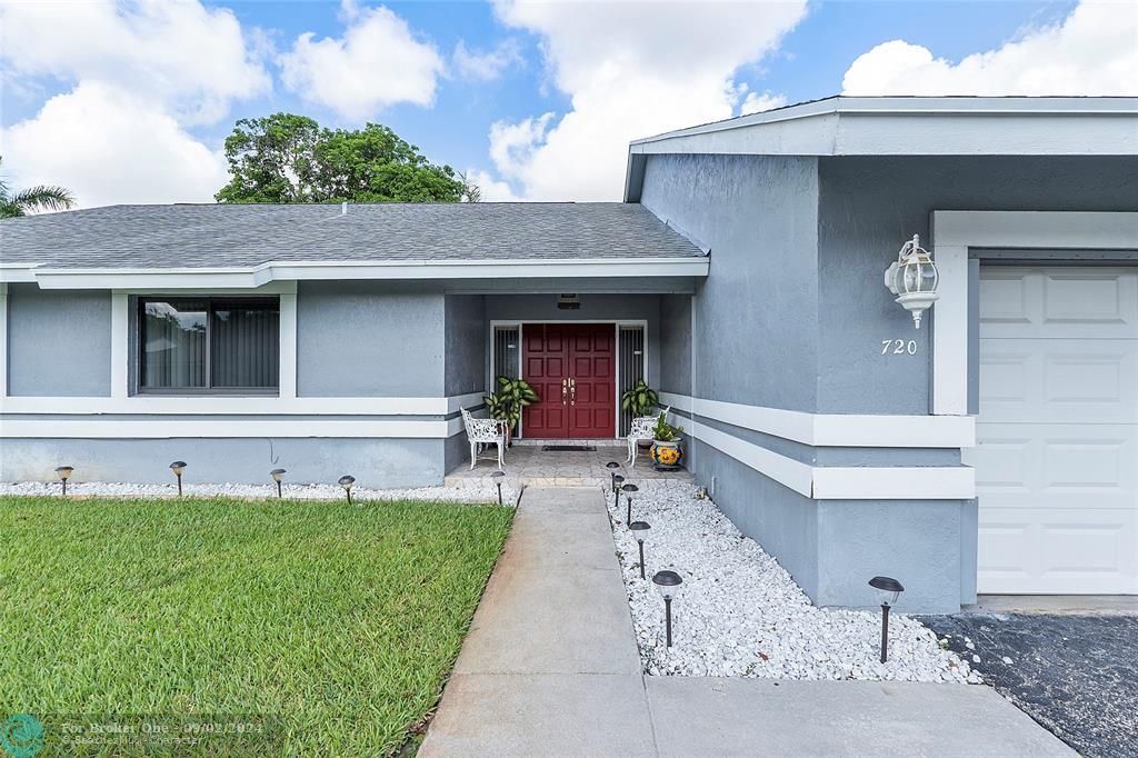 For Sale: $695,000 (4 beds, 2 baths, 1950 Square Feet)