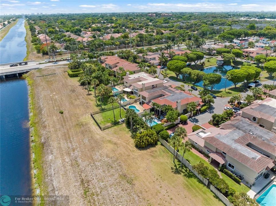 En Venta: $749,900 (4 camas, 3 baños, 2651 Pies cuadrados)