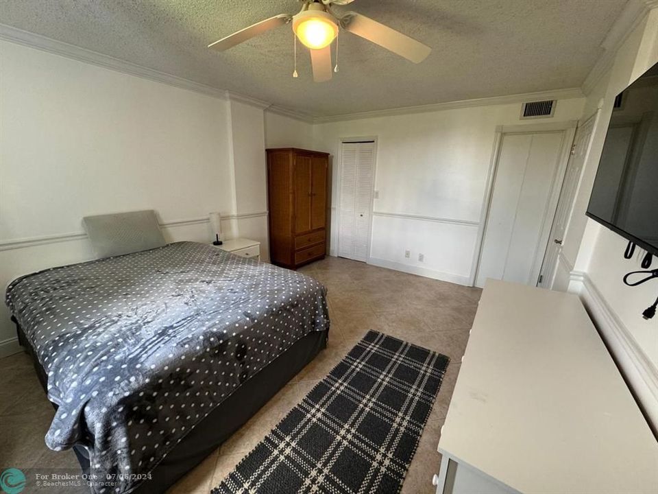 For Sale: $170,000 (1 beds, 1 baths, 750 Square Feet)
