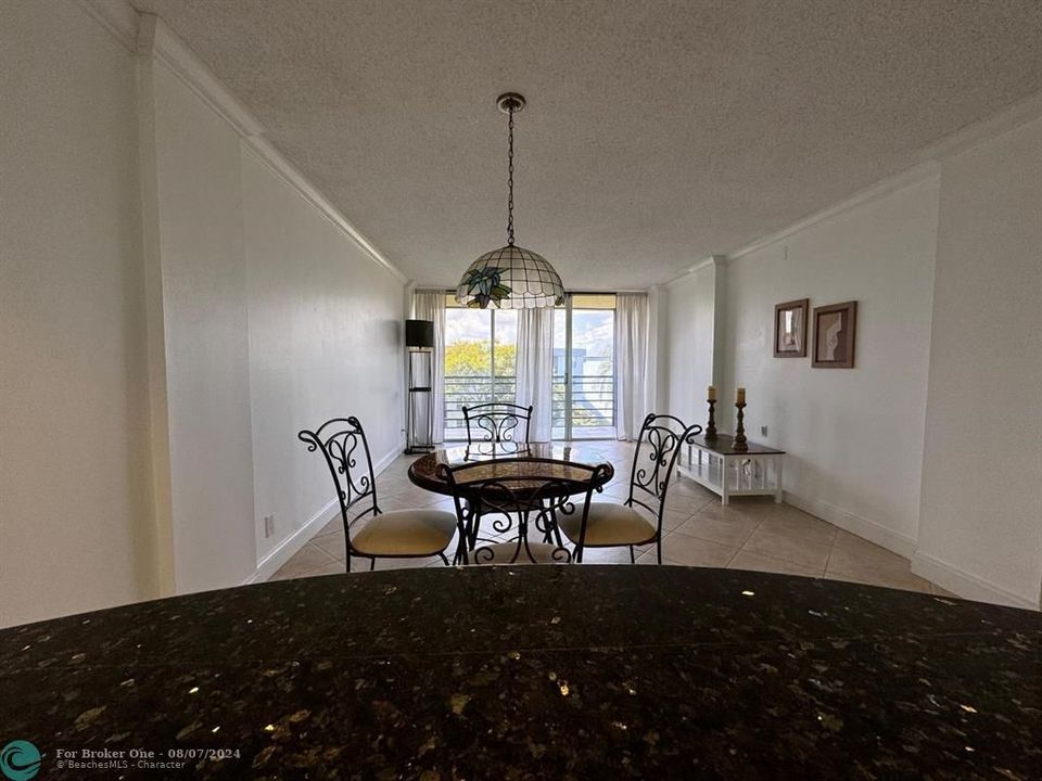 For Sale: $162,500 (1 beds, 1 baths, 750 Square Feet)