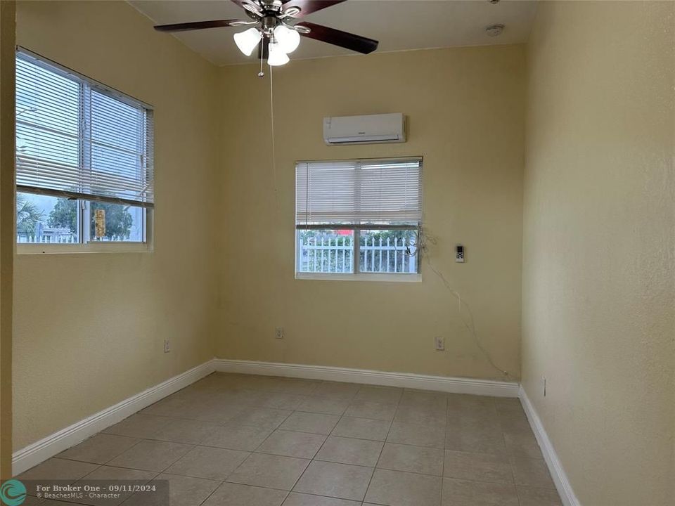 For Sale: $2,000 (2 beds, 1 baths, 1000 Square Feet)