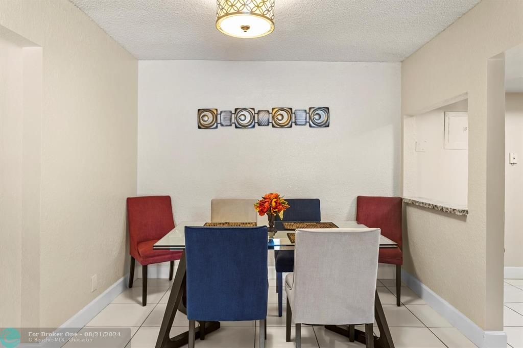 For Sale: $274,999 (2 beds, 2 baths, 1455 Square Feet)