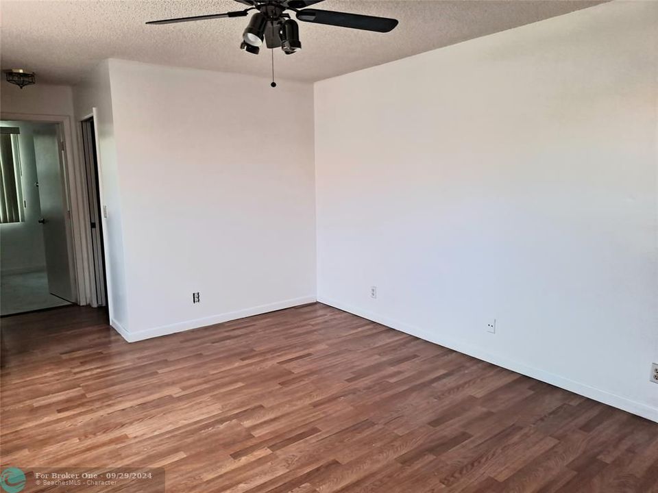 Active With Contract: $2,990 (3 beds, 2 baths, 1666 Square Feet)