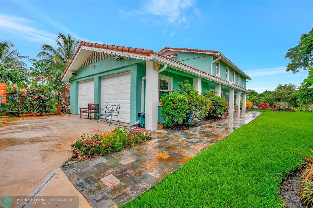 Active With Contract: $1,300,000 (4 beds, 5 baths, 3714 Square Feet)