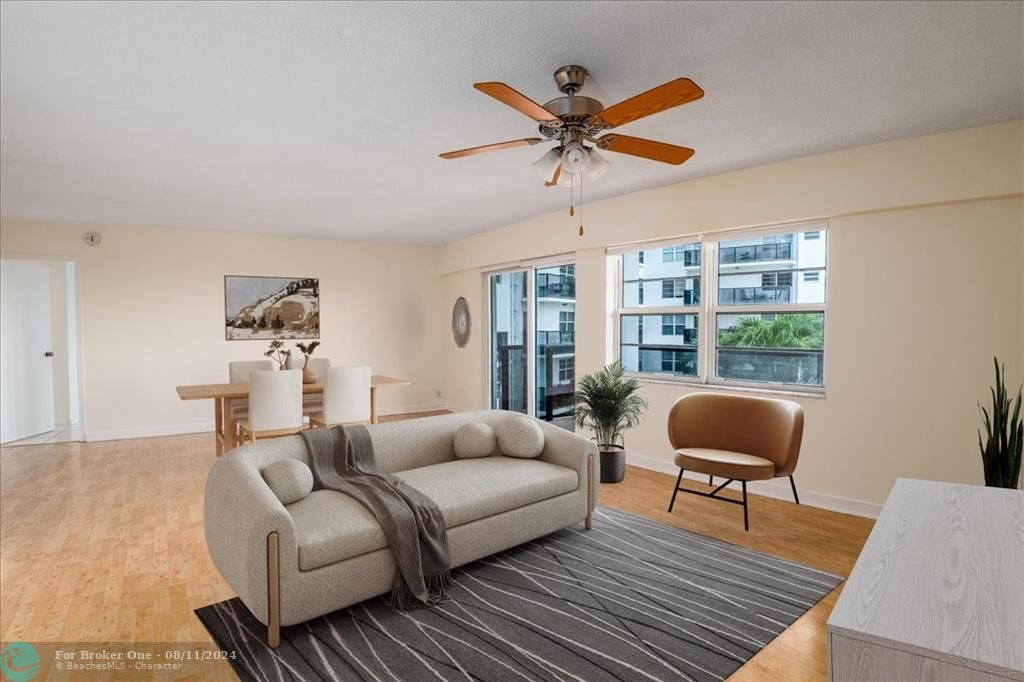 Active With Contract: $279,000 (1 beds, 1 baths, 924 Square Feet)