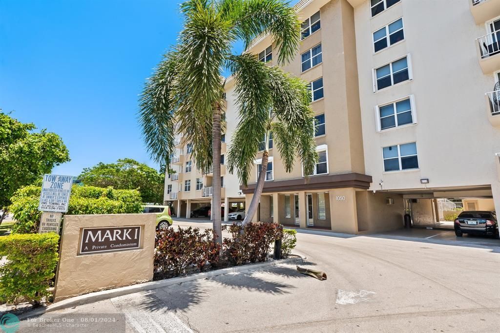 Active With Contract: $2,500 (2 beds, 2 baths, 780 Square Feet)
