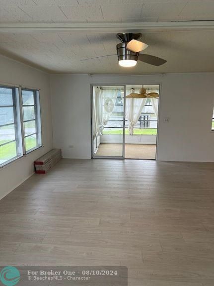 For Sale: $164,000 (2 beds, 2 baths, 1056 Square Feet)