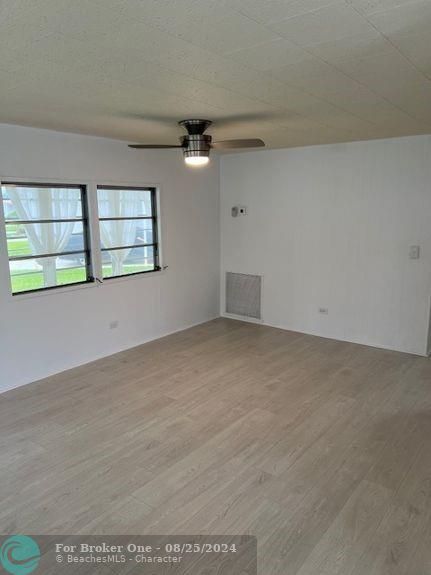 For Sale: $164,000 (2 beds, 2 baths, 1056 Square Feet)