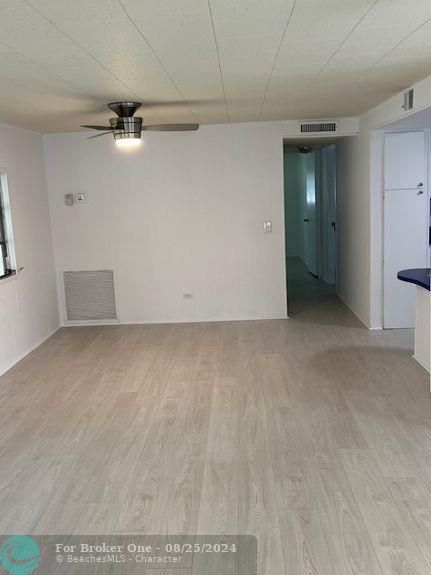 For Sale: $164,000 (2 beds, 2 baths, 1056 Square Feet)