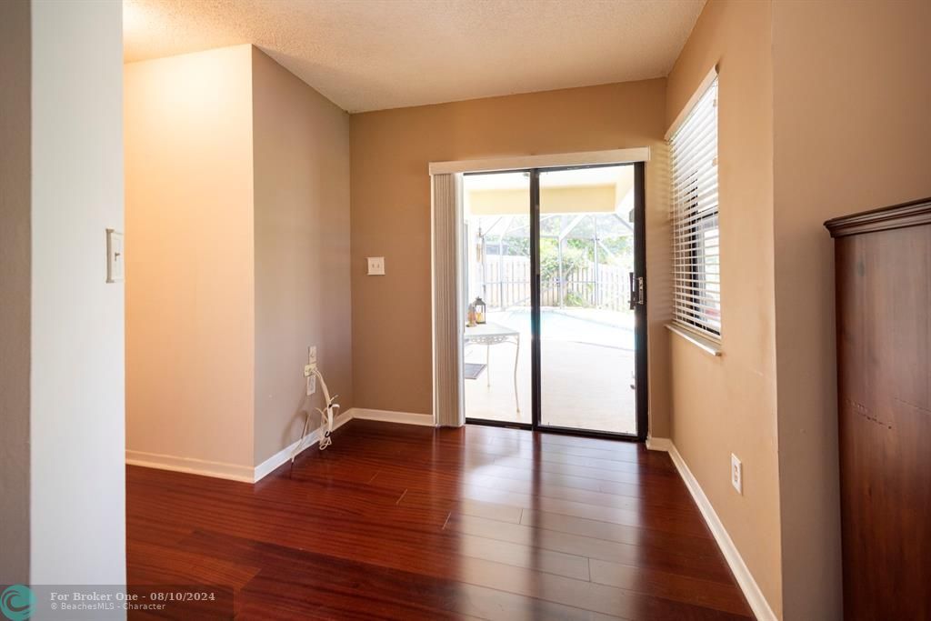 Recently Sold: $498,000 (2 beds, 2 baths, 1106 Square Feet)