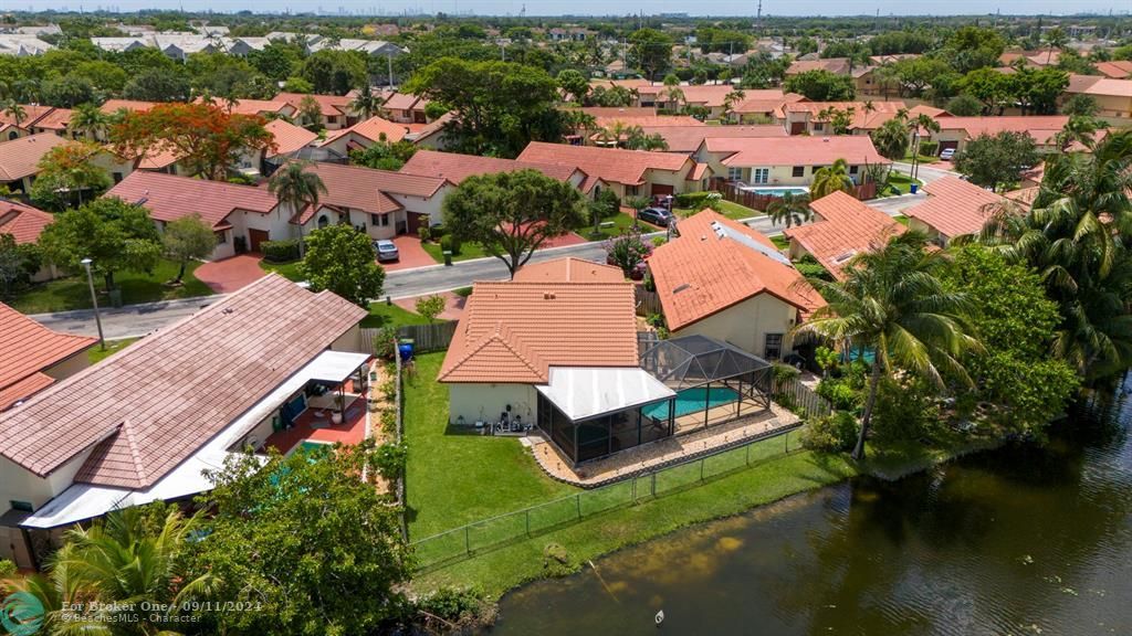 Vendido Recientemente: $498,000 (2 camas, 2 baños, 1106 Pies cuadrados)