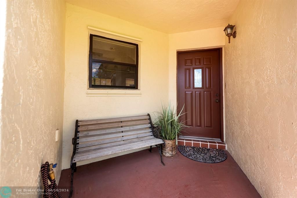 Recently Sold: $498,000 (2 beds, 2 baths, 1106 Square Feet)