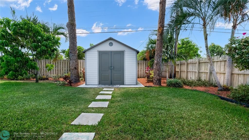 For Rent: $3,499 (3 beds, 2 baths, 1040 Square Feet)