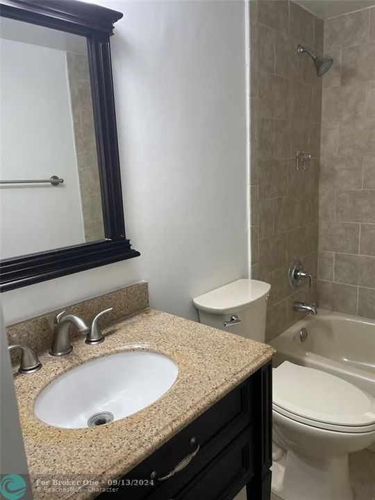 For Rent: $2,400 (2 beds, 2 baths, 965 Square Feet)