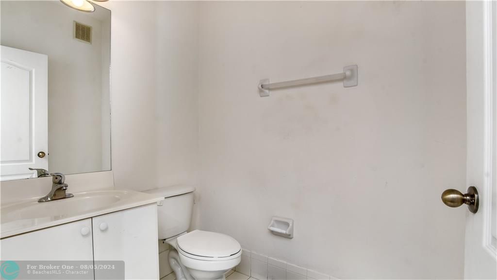 For Rent: $2,450 (2 beds, 2 baths, 1311 Square Feet)