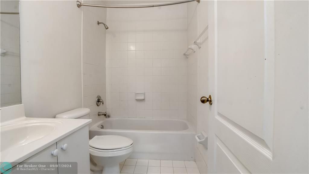 For Rent: $2,450 (2 beds, 2 baths, 1311 Square Feet)