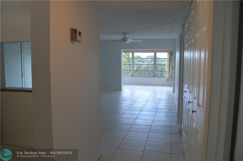 Recently Rented: $1,700 (1 beds, 1 baths, 741 Square Feet)