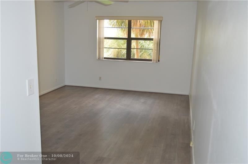 Recently Rented: $1,700 (1 beds, 1 baths, 741 Square Feet)