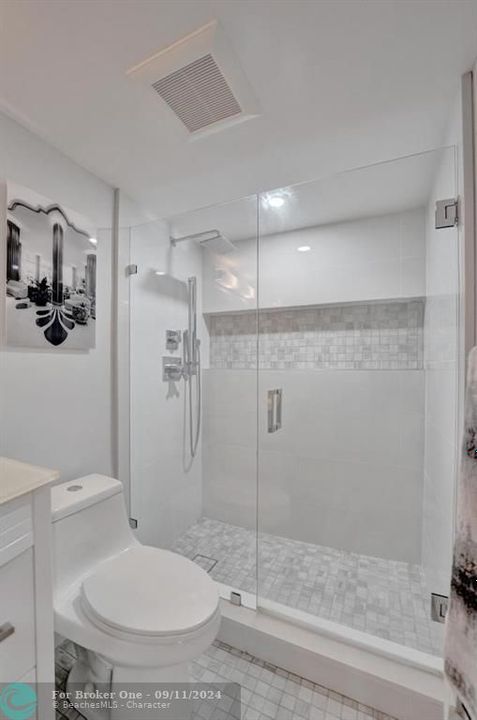 For Sale: $449,000 (2 beds, 2 baths, 1025 Square Feet)