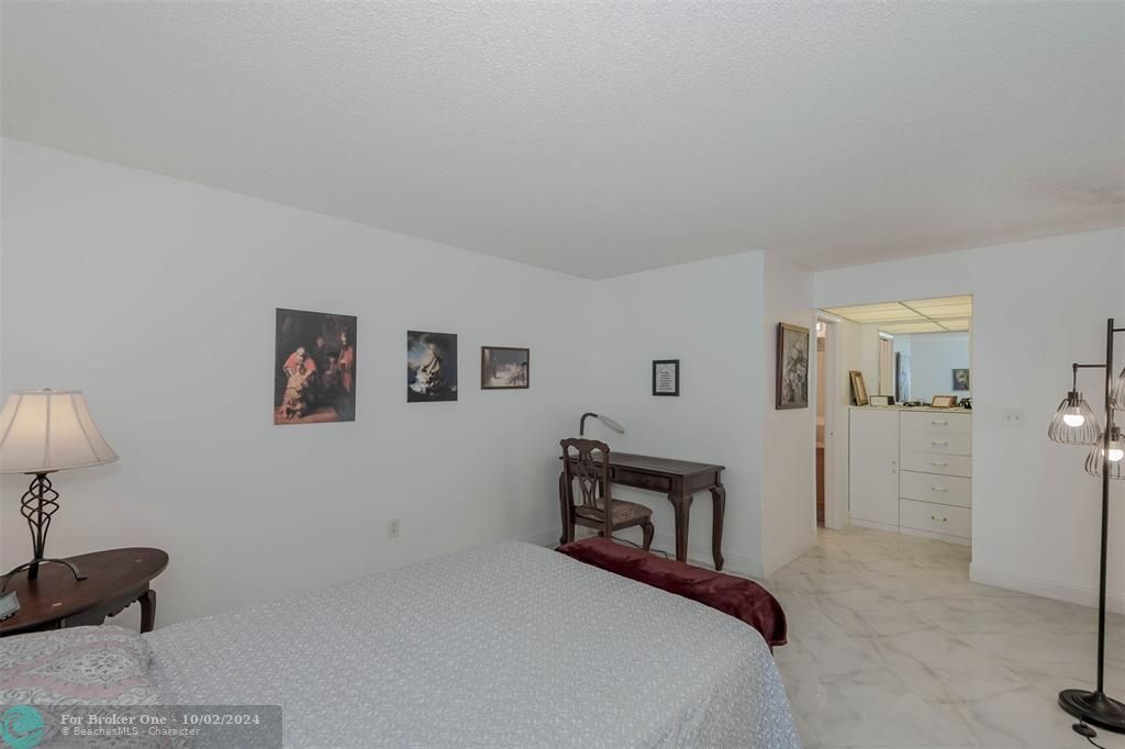 For Sale: $399,000 (2 beds, 2 baths, 1180 Square Feet)