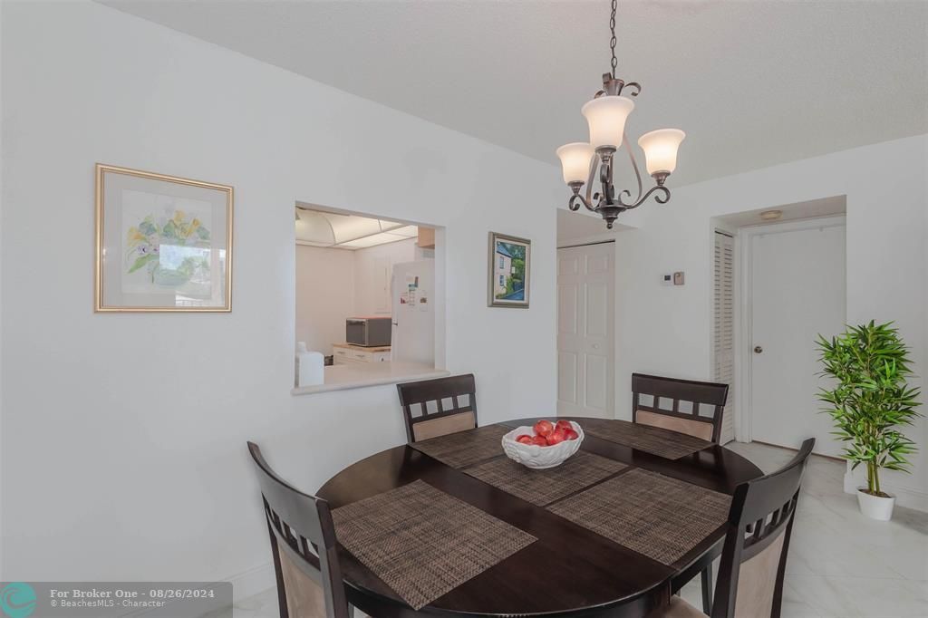 For Sale: $399,000 (2 beds, 2 baths, 1180 Square Feet)