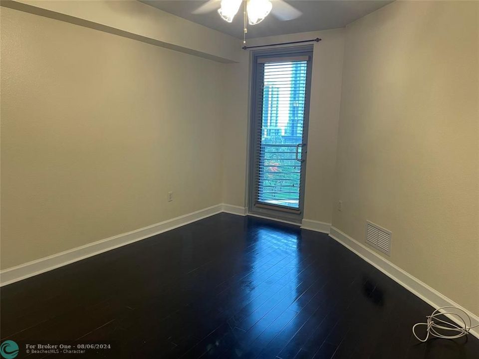 Active With Contract: $2,800 (2 beds, 2 baths, 1108 Square Feet)