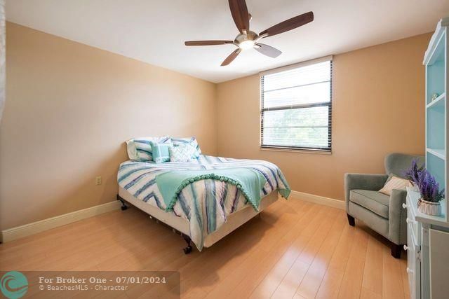 For Sale: $379,000 (2 beds, 2 baths, 1385 Square Feet)