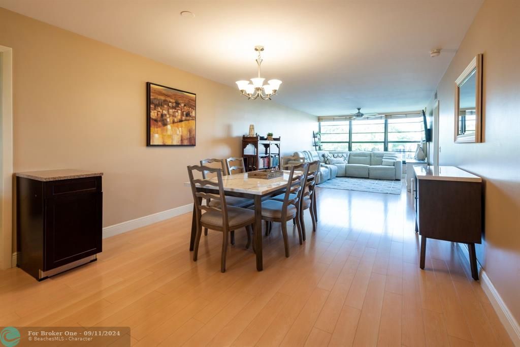 For Sale: $379,000 (2 beds, 2 baths, 1385 Square Feet)