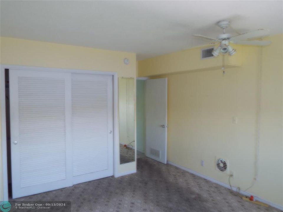 For Sale: $199,000 (2 beds, 1 baths, 800 Square Feet)