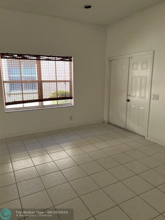 En Venta: $620,100 (3 camas, 2 baños, 1591 Pies cuadrados)