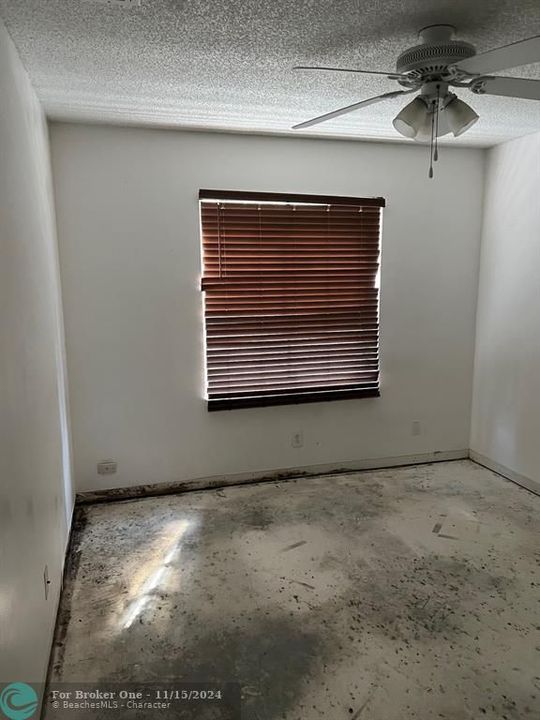 En Venta: $620,100 (3 camas, 2 baños, 1591 Pies cuadrados)