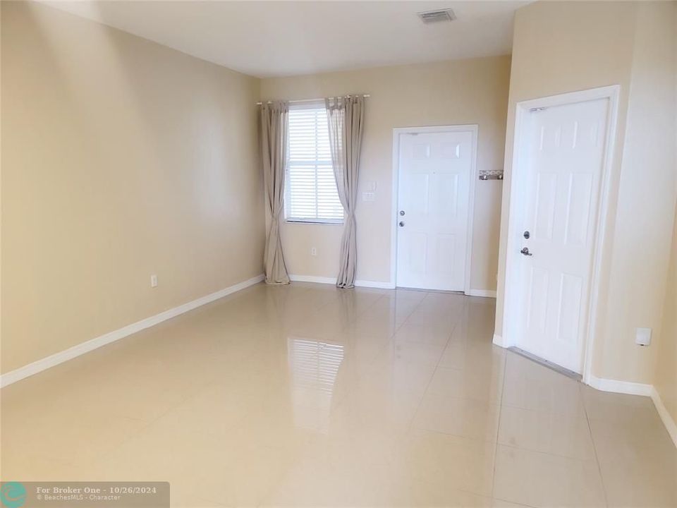 For Rent: $3,300 (3 beds, 2 baths, 1452 Square Feet)