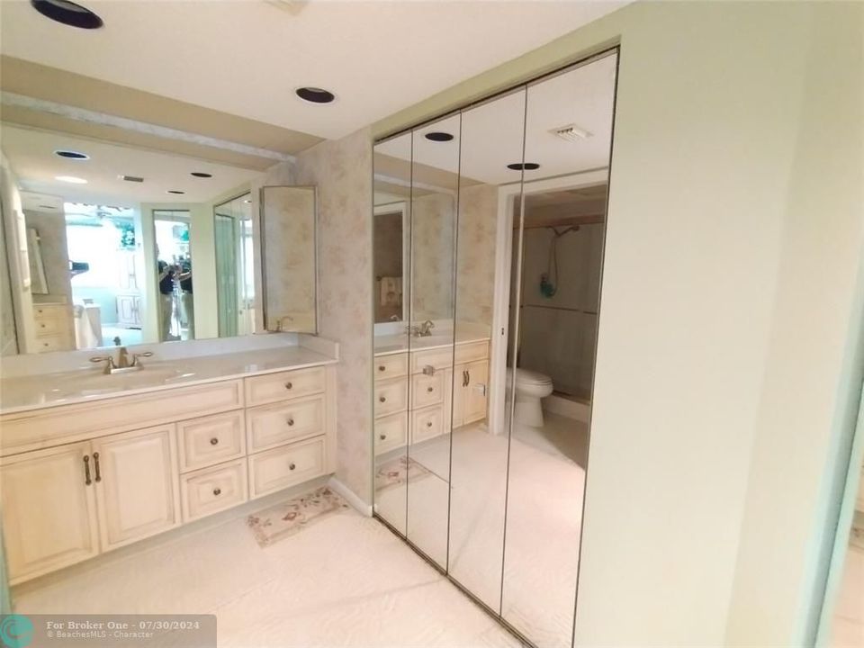 待售: $215,000 (2 贝兹, 2 浴室, 1350 平方英尺)