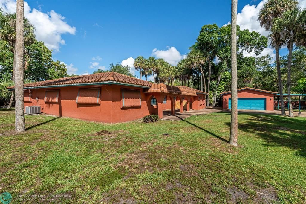 For Sale: $1,700,000 (4 beds, 2 baths, 2816 Square Feet)