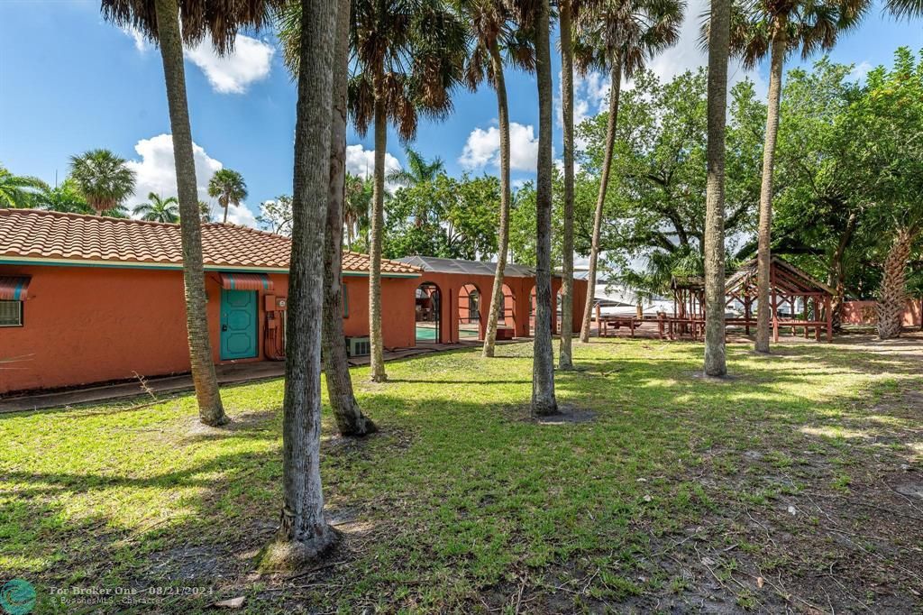 For Sale: $1,700,000 (4 beds, 2 baths, 2816 Square Feet)