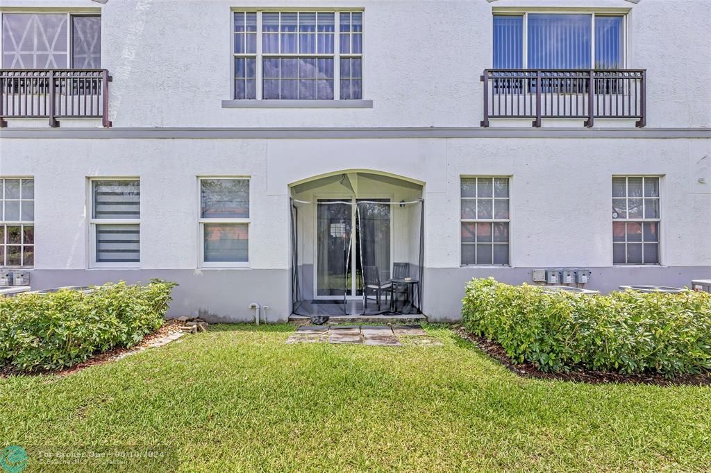 Active With Contract: $310,000 (2 beds, 1 baths, 1068 Square Feet)